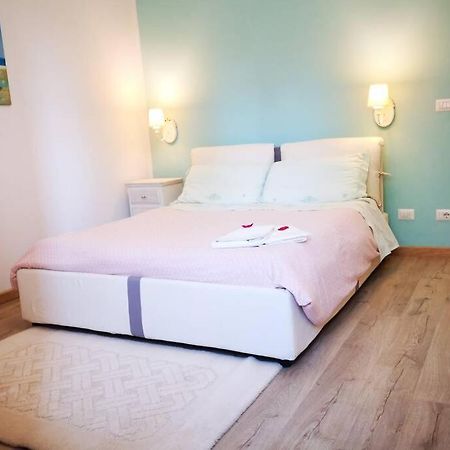 Delizioso Appartamento Cosy Ristrutturato Parma Luaran gambar