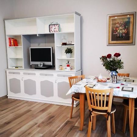 Delizioso Appartamento Cosy Ristrutturato Parma Luaran gambar